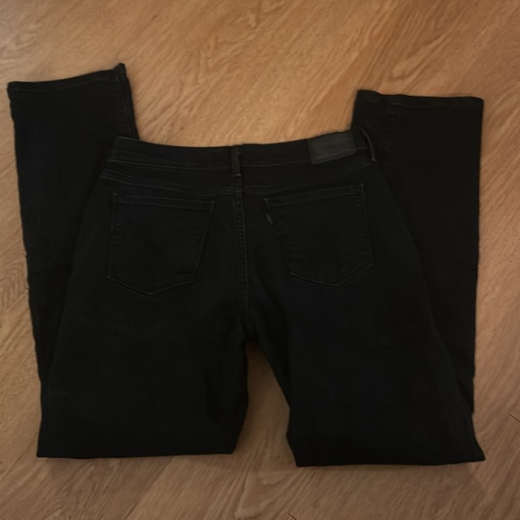 Black Levi’s Jeans - Picture 5 of 5